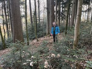 Bitte stimmen Sie die Nutzung vorab mit dem Waldhelfer ab. Bitte stimmen Sie die Nutzung vorab mit dem Waldhelfer ab.